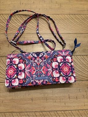 Vera Bradley Navy Pink Floral Quilted Crossbody Wallet